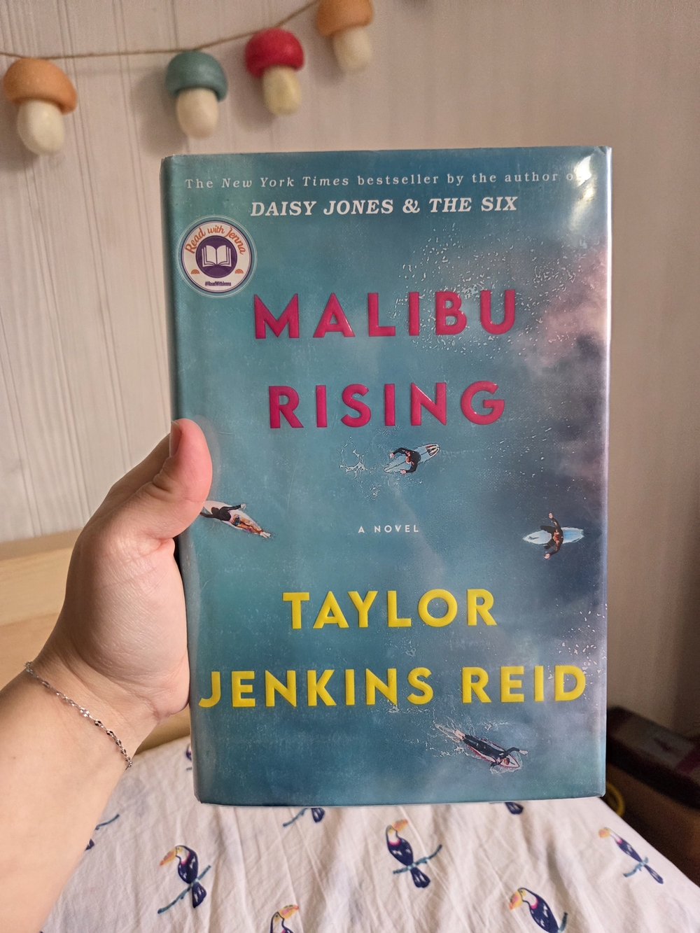 📚3/$10 Malibu Rising Hardcover Novel